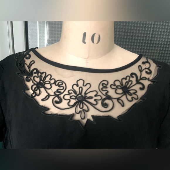 Vintage 60s Black Cocktail Dress With Beautiful Neck Detail. - Picture 2 of 13
